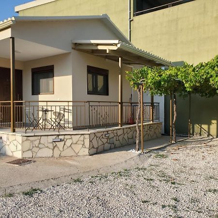 Backyard Apartment Kalligoni Εξωτερικό φωτογραφία